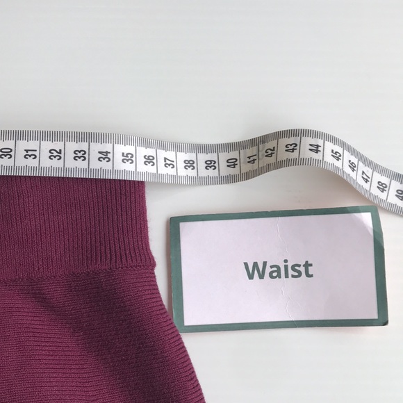 Review womens knit skirt size 10/12 maroon mini flare stretchy EUC - Picture 5 of 8